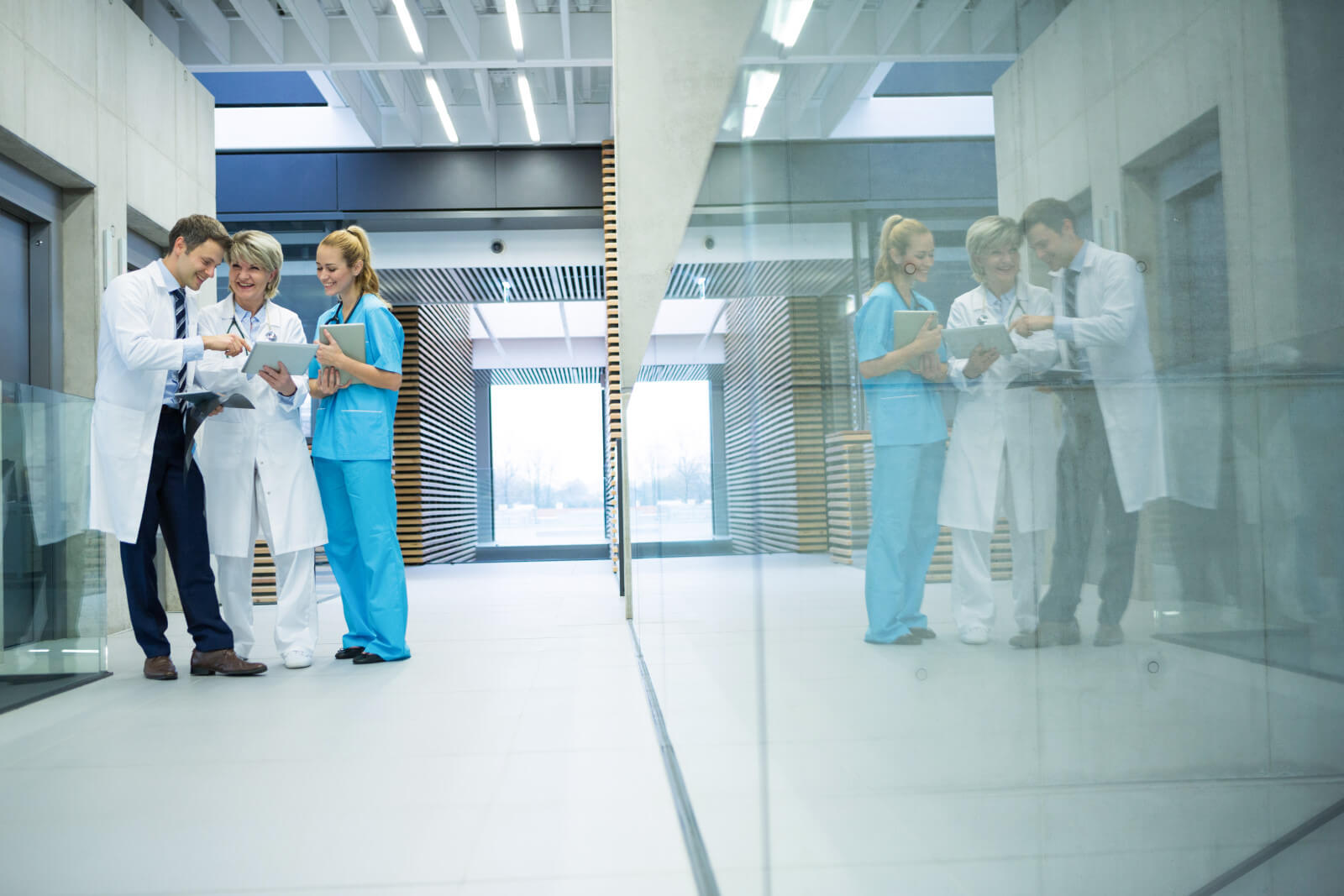 Sicherere Krankenhauswahl durch Gesundheitsminister Lauterbachs Initiative: Das neue Klinik-Infoportal für Patienten steht bevor.